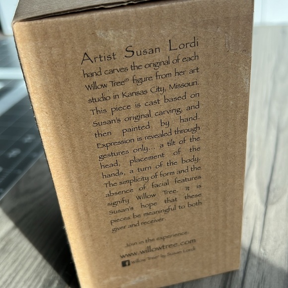 Willow Tree Angel Apple Ornament You're the Best hand carved by Susan Lordy - Picture 11 of 13